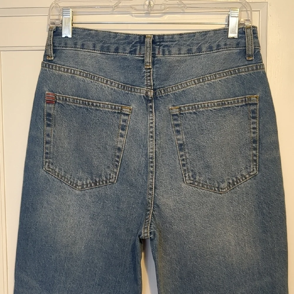 BDG Mom High Waist 27 Slim Straight Cotton Jeans